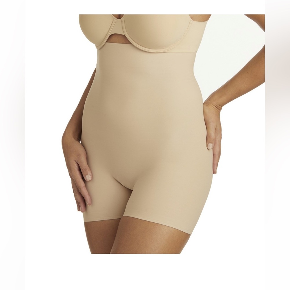 Naomi & Nicole® Sleek Solutions Hi-Waist Shaping Short 7498